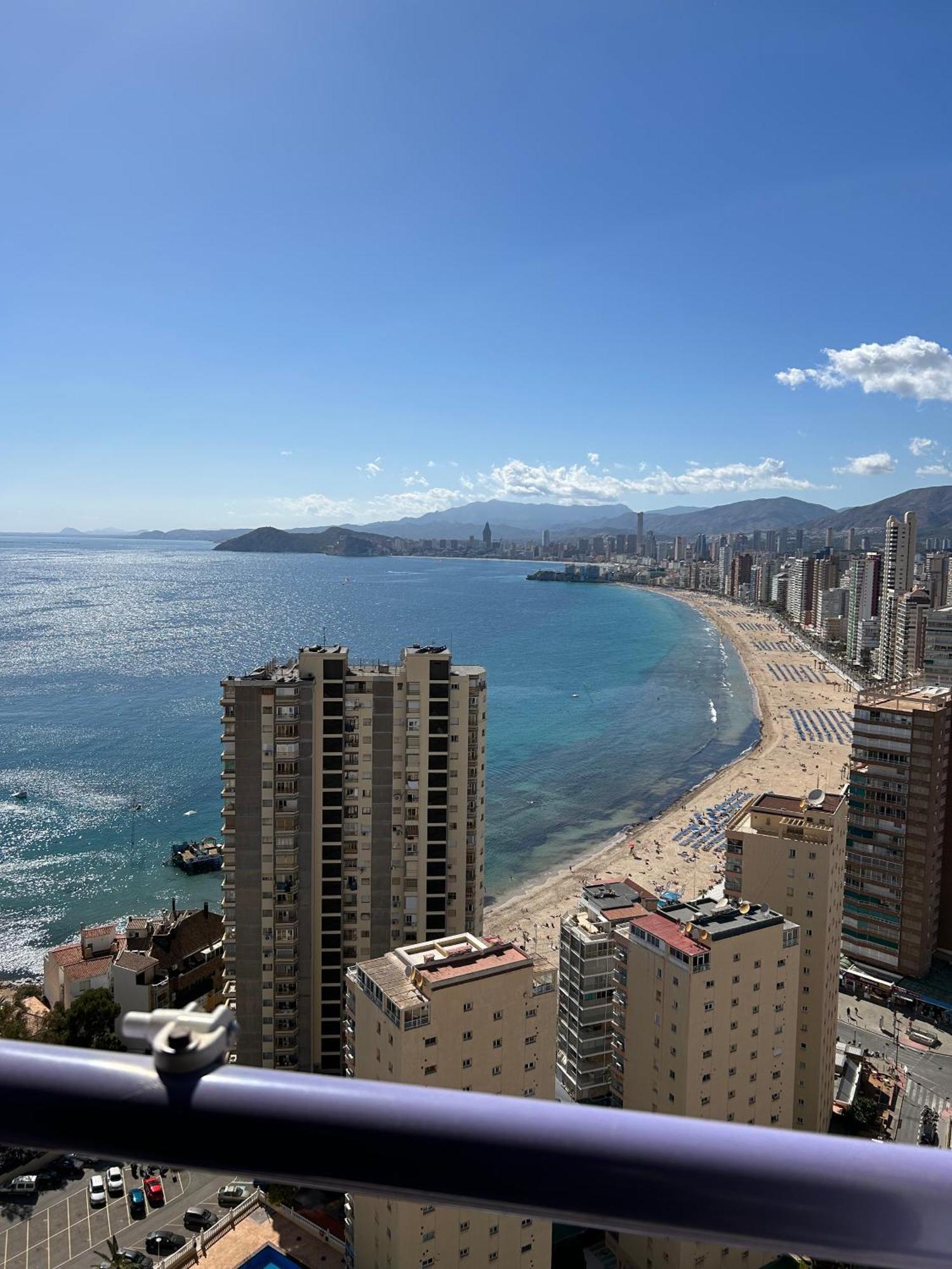 Apartamento Con Preciosas Vistas Y Piscina Бенидорм Екстериор снимка